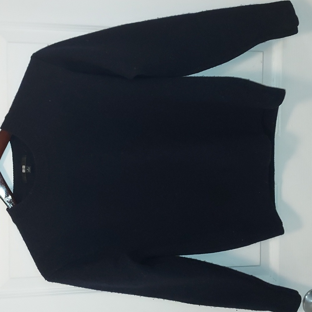 Uniqlo Navy Sweater